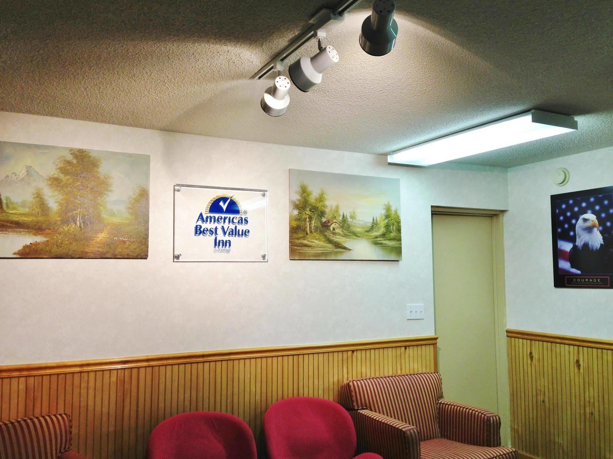 Americas Best Value Inn Macomb Exterior foto